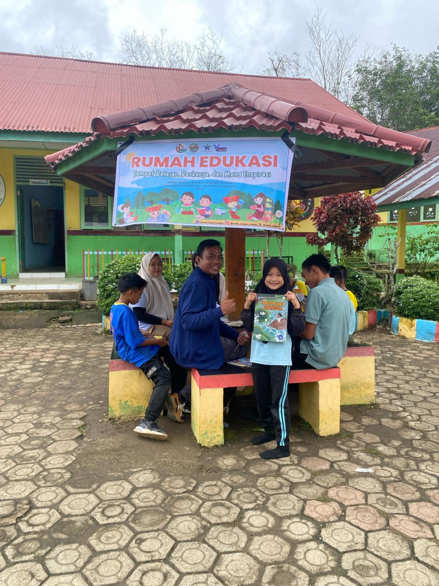 TBM Rumah Edukasi Kunjungi SDN 18 Kumanis untuk Berbagi Ilmu dan Keterampilan